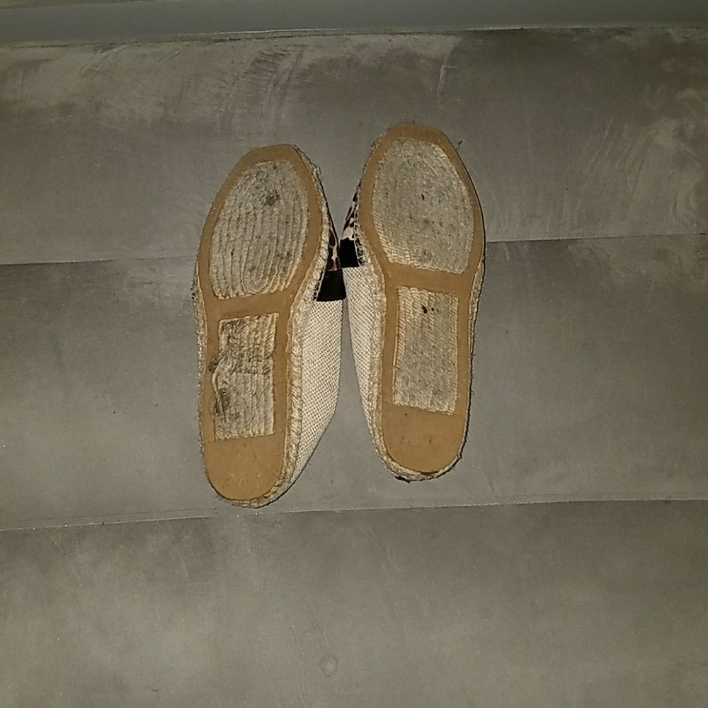 Flats - Picture 2 of 2